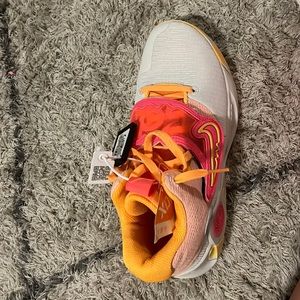 BRAND NEW LIMITED EDITION basketball shoes Kevin Durant Trey 5 X EP NEVER WORN